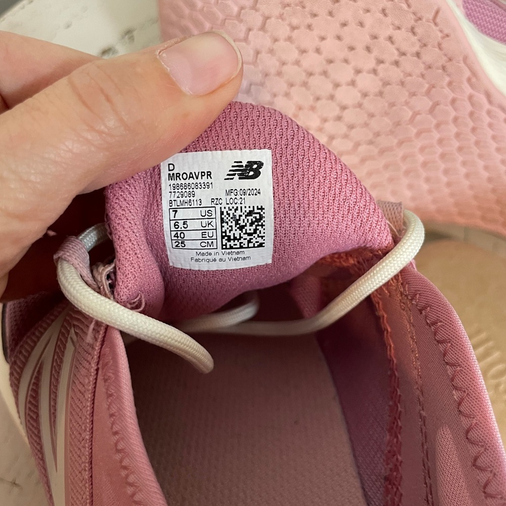 New Balance x FIGS Fresh Foam Roav V1 Pink Athletic Sneakers MROAVPR Womens 8.5 - Picture 9 of 9